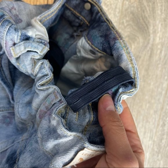 LEVI'S Light Wash Flower Print Girl Shorts Size 16 - Picture 7 of 7